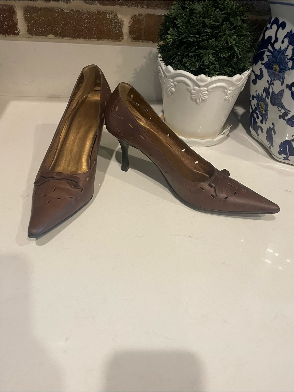 Elegant Brown Pointed-Toe Cutout Heels